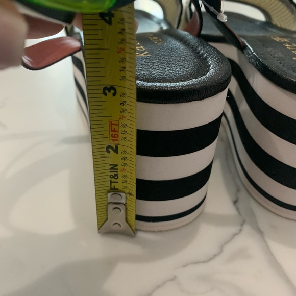 Kate Spade off white & Black 3inc platform shoes - Picture 3 of 6